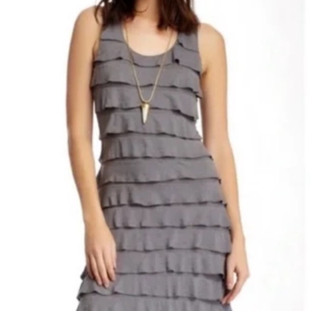 MAX STUDIO Ruffle layered,sleeveless, stretchy tiered dress Size: Small